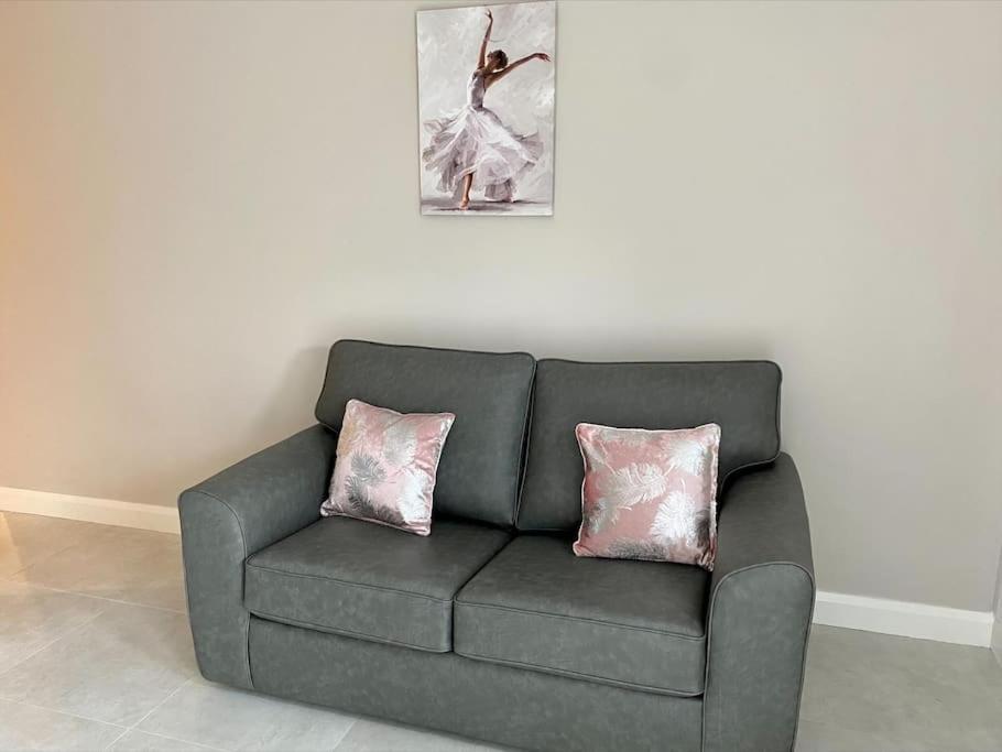 Erne Getaway No.7 Brand New 1 Bed Apartment Enniskillen Bagian luar foto