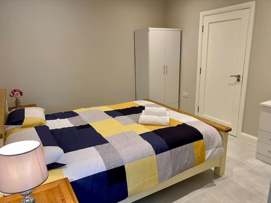 Erne Getaway No.7 Brand New 1 Bed Apartment Enniskillen Bagian luar foto