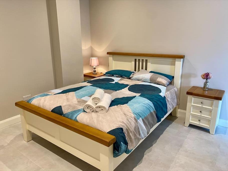 Erne Getaway No.7 Brand New 1 Bed Apartment Enniskillen Bagian luar foto