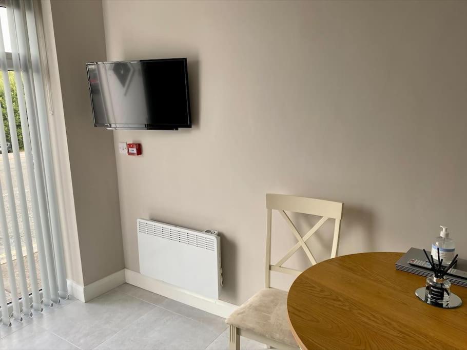 Erne Getaway No.7 Brand New 1 Bed Apartment Enniskillen Bagian luar foto