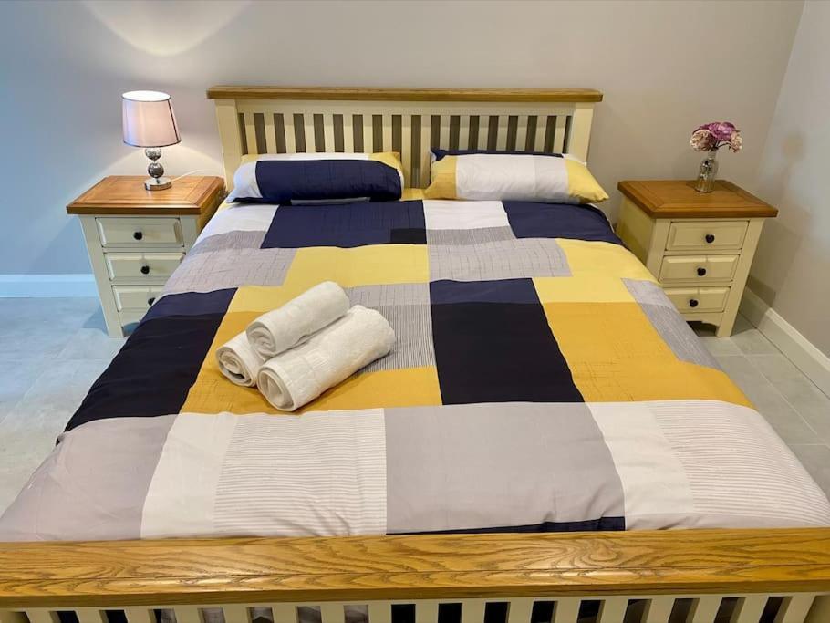 Erne Getaway No.7 Brand New 1 Bed Apartment Enniskillen Bagian luar foto
